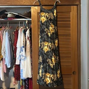 Hilo Hattie maxi sz Small , stretchy, body con